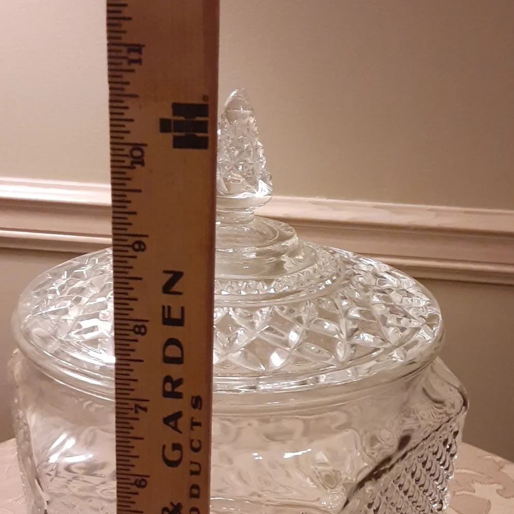 Anchor Hocking Vintage Wexford Pattern Clear Pressed Glass Cookie Jar with Lid